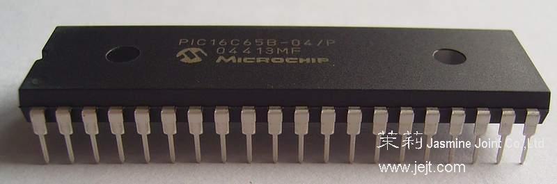 PIC16C65B-04P lead_0441__.JPG